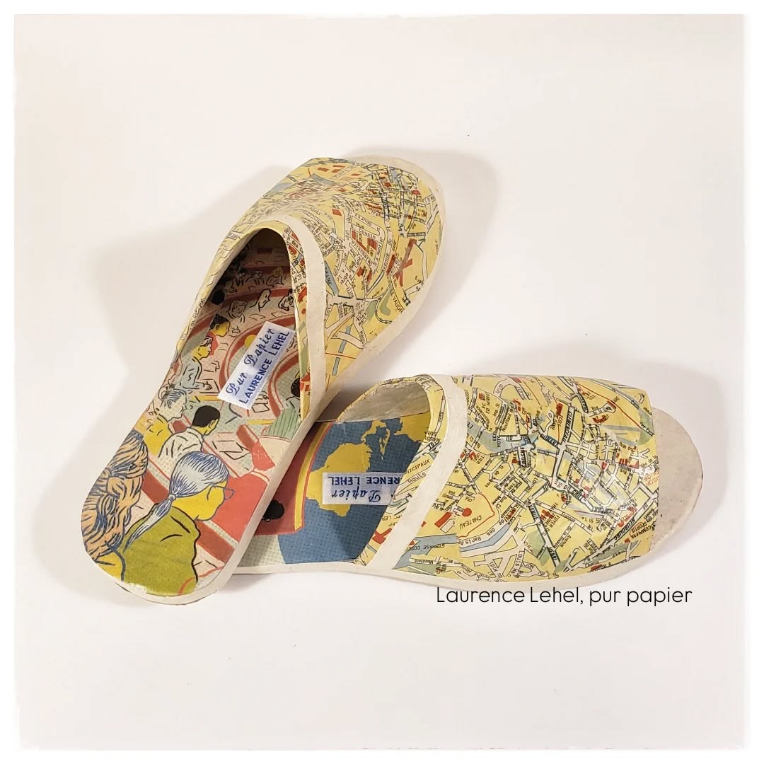 Ambiance plage chez Empreintes où mes sandales sont exposées.
#sculpturepapier #papersculpture
#pieceunique #uniquepiece
#laurencelehel #purpapier #paperartiste
@ateliersdart @empreintesparis
#ateliersartdefrance #creationfrancaise