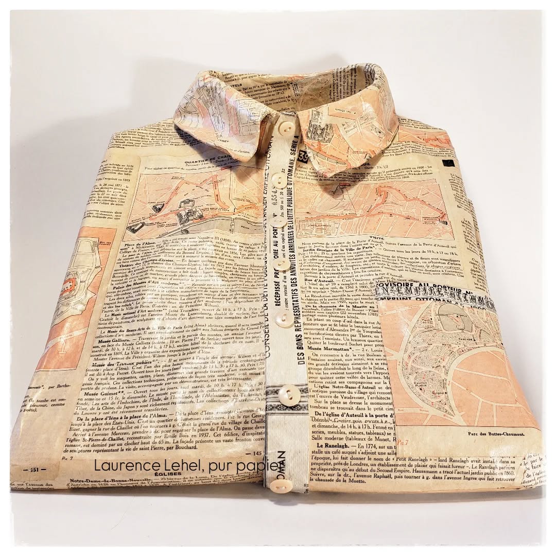 "Chemise de Paris", actuellement exposée à Viroflay dans la galerie À l'écu de France.
#sculpturepapier #papersculpture
#viroflay #galeriealécudefrance
#laurencelehel #purpapier #paperartiste