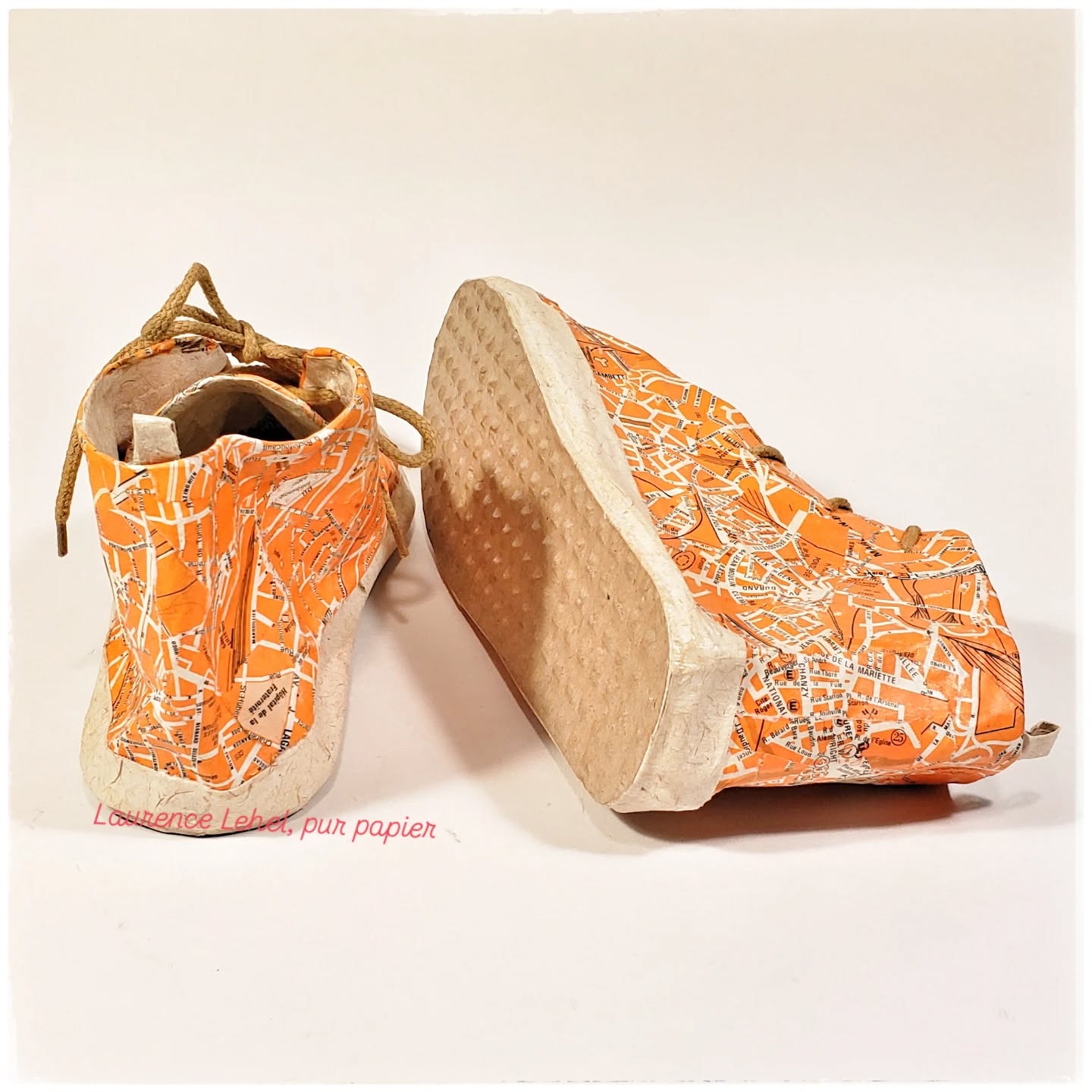 Baskets en papier.
#sculpturepapier #papersculpture
#laurencelehel #purpapier
#piecesuniques